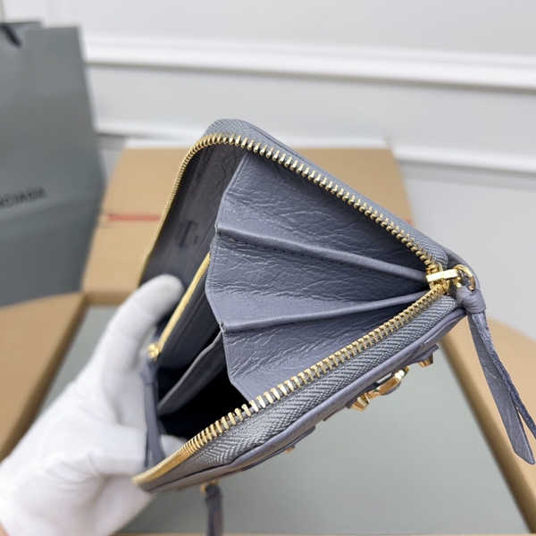 超激安ブランド財布偽物着用イメージ